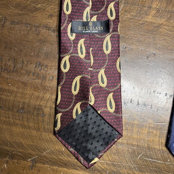 Lot Of 2 100% Silk Ties. (1) Bill Blass And (1) Valerio Garati. 4" Wide - Picture 2 of 7